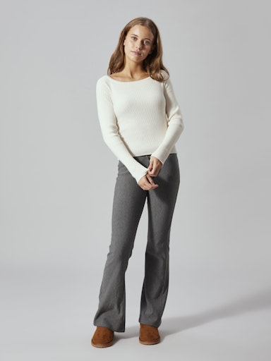 LMTD STRIKKET TOPP NLFLARIN LS BOATNECK